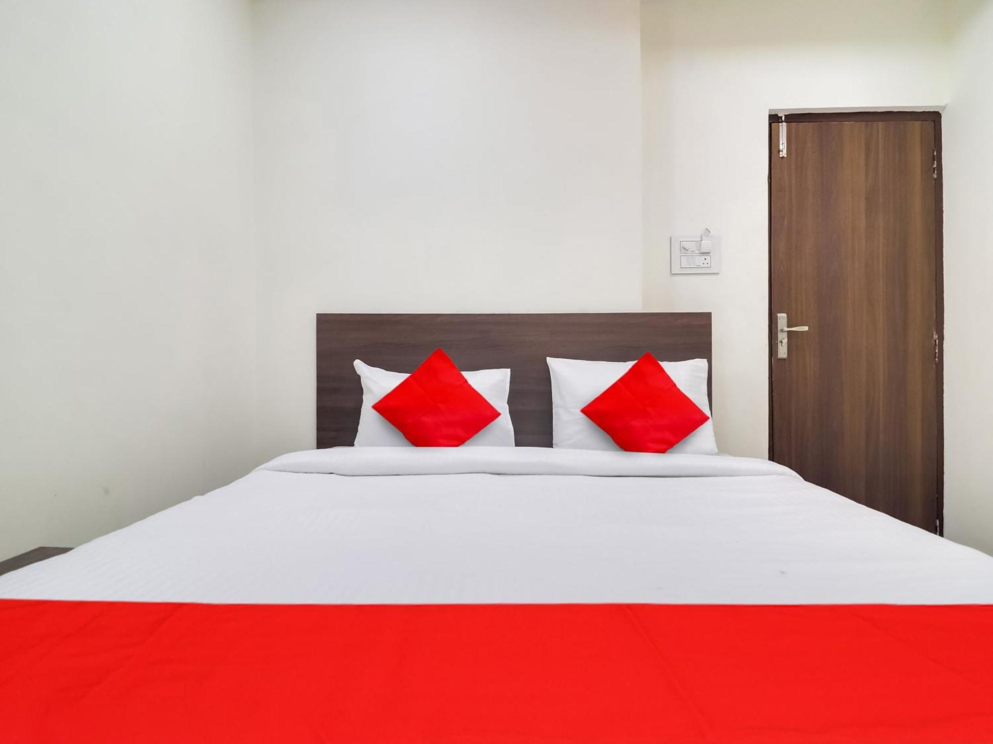 Hotel O Red Stone Hotels Hyderabad Exterior foto